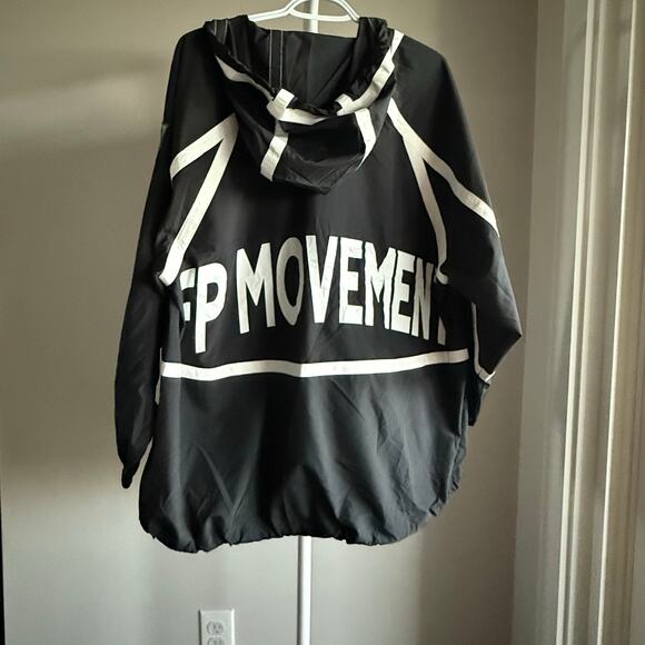 Free People Movement Care Like the Wind Anorak in Black Logo Combo NWOT MSRP $98 - Picture 3 of 7
